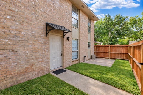 Townhouse For Rent - 1926 Avenue B<br/> Katy, TX 77493