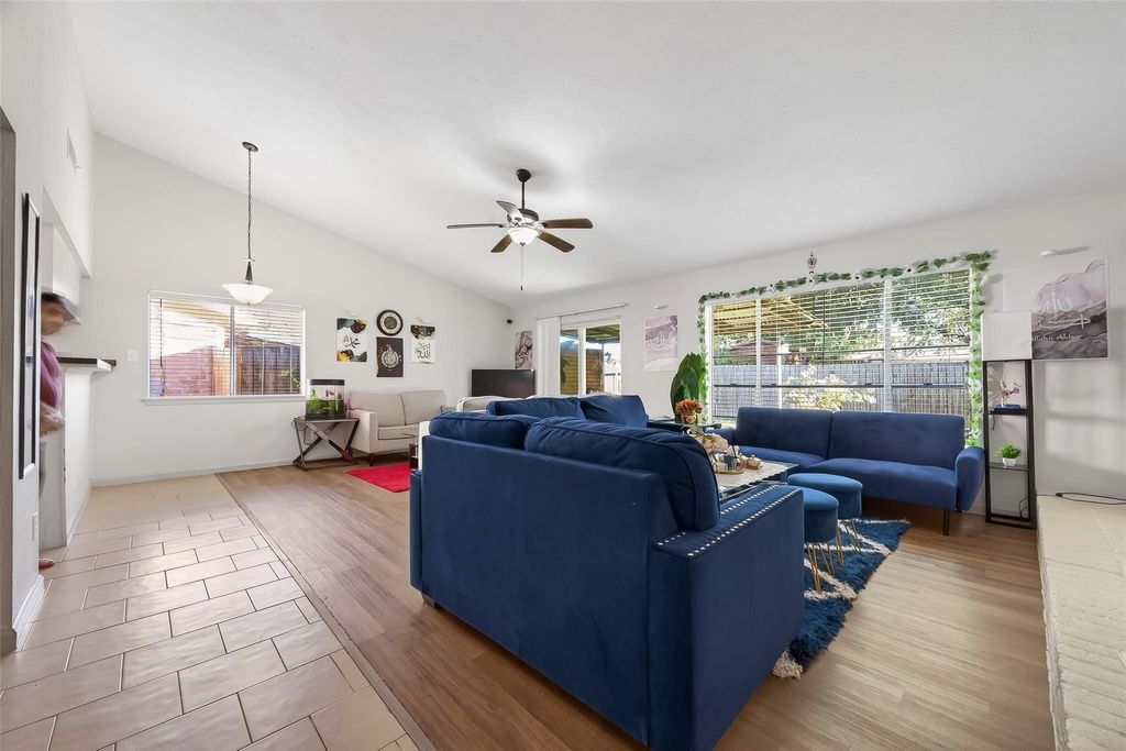 Photo of 10423 Permian Drive, Sugar Land, TX 77498 (MLS # 76574954)