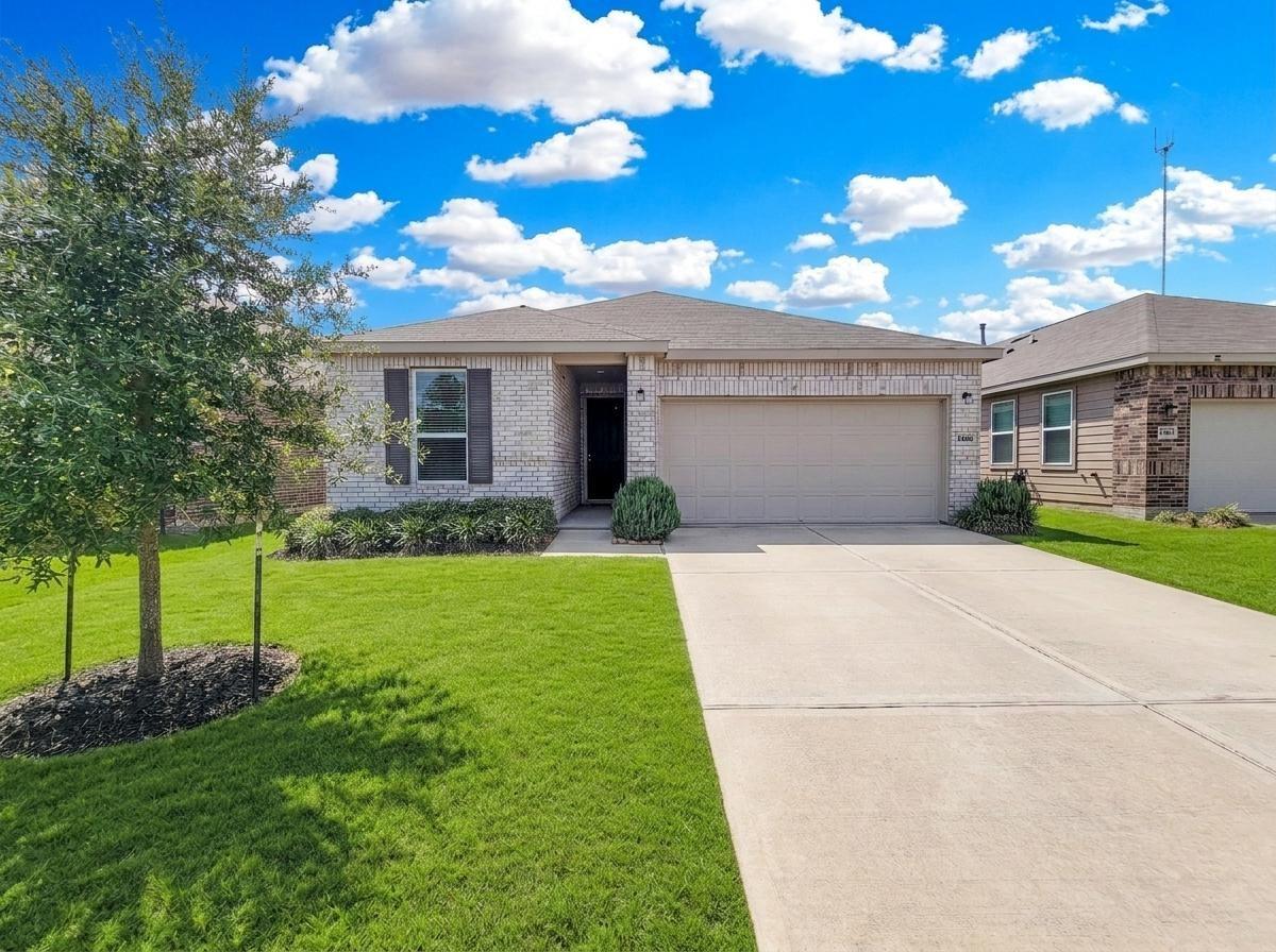 2106 Damasi Ln
