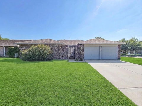 Photo of 10102 Park Lane, La Porte, TX 77571 (MLS # 2230951)
