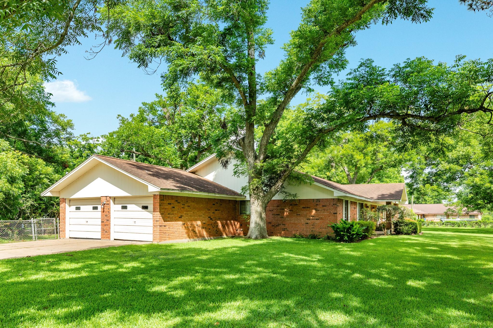 120 Southern Oaks Drive
