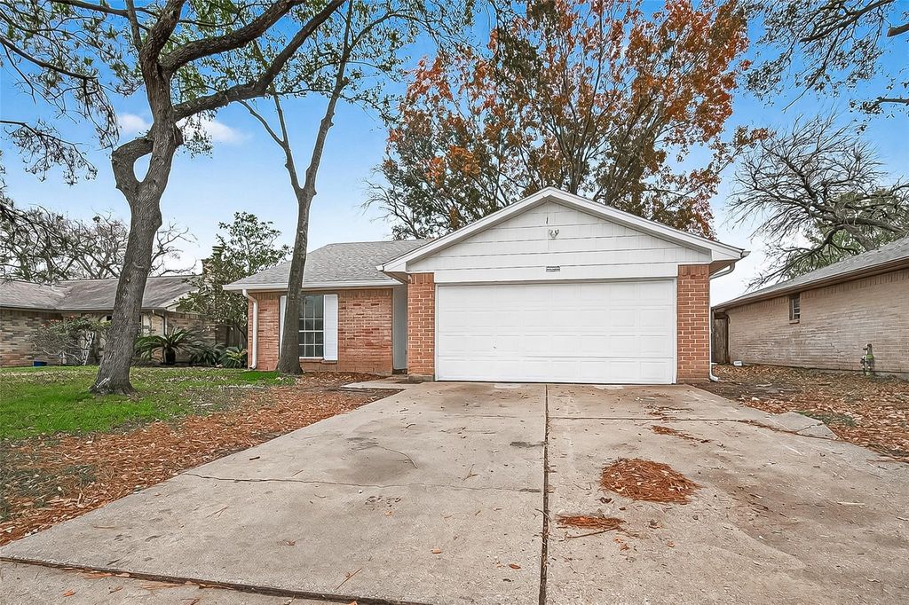 Photo of 16235 La Terra Drive, Houston, TX 77083 (MLS # 15870391)