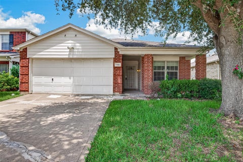 Photo of 14926 Sugar Stone Drive, Sugar Land, TX 77498 (MLS # 98024384)