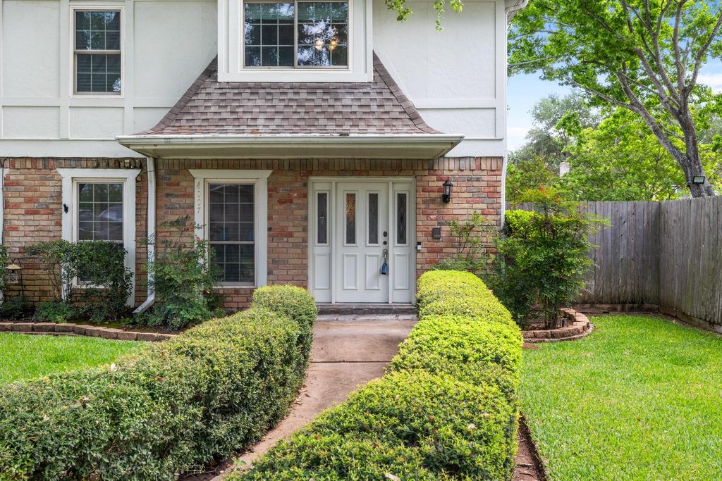 Photo of 4007 Valley Estates Drive, Houston, TX 77082 (MLS # 57676787)