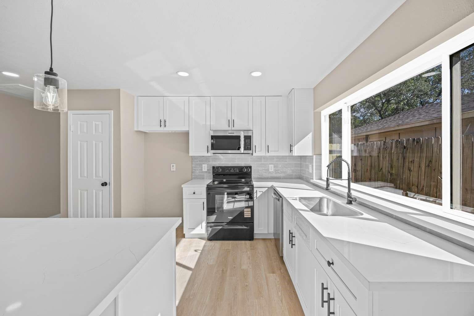 2207 Anthony Hay Lane