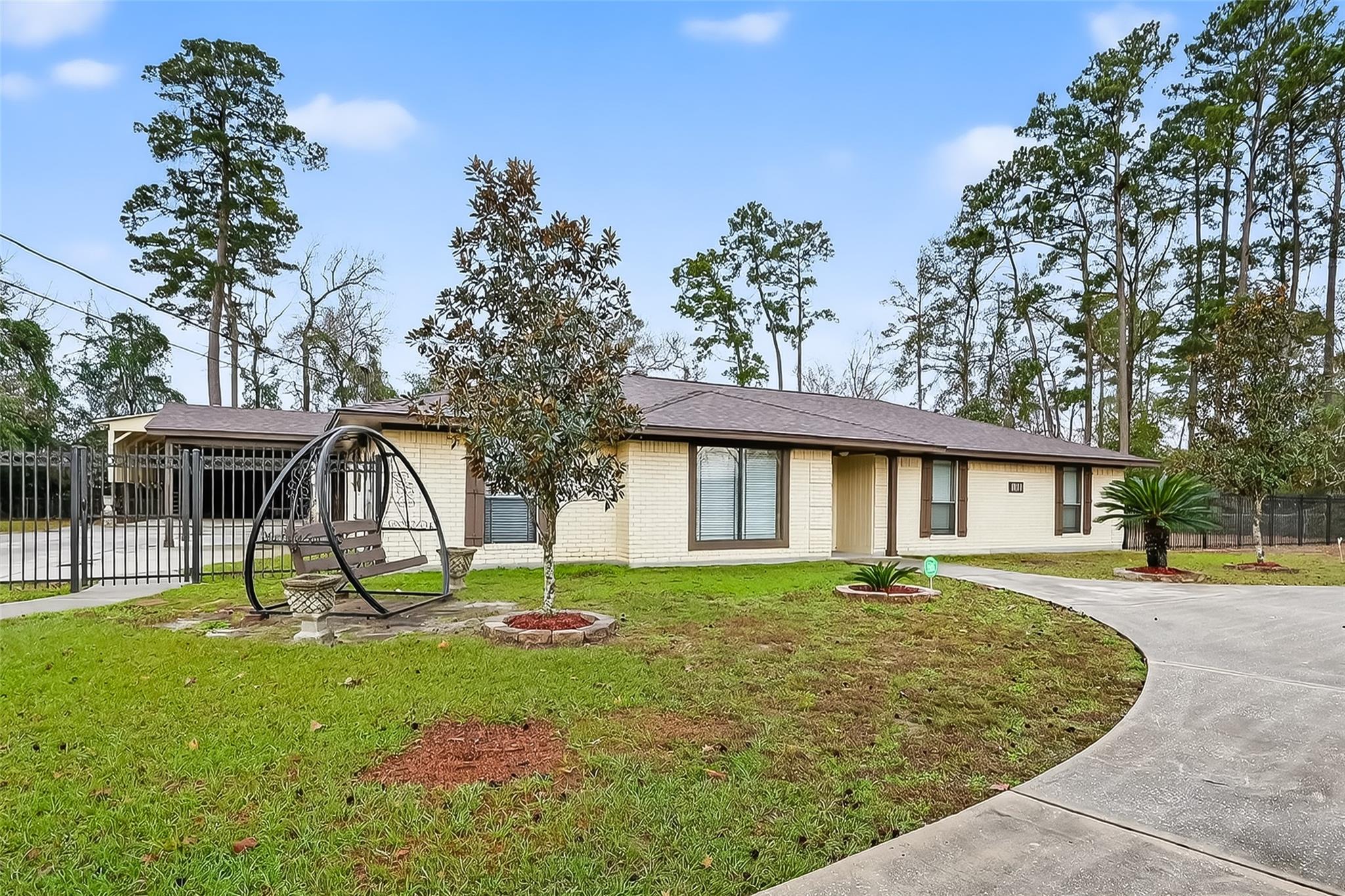 1011 Chateau Woods Parkway Drive