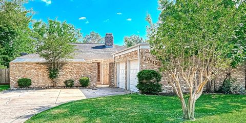 Photo of 10815 Riderwood Drive, Houston, TX 77099 (MLS # 66776406)