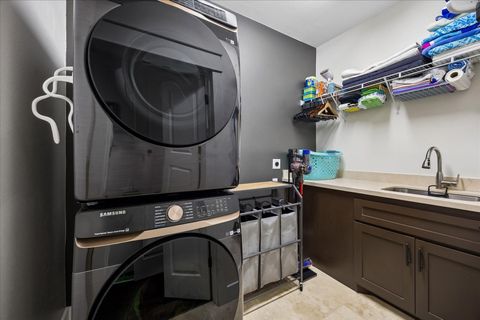 Tiny photo for 1427 W 23rd Street #B, Houston, TX 77008 (MLS # 10157141)