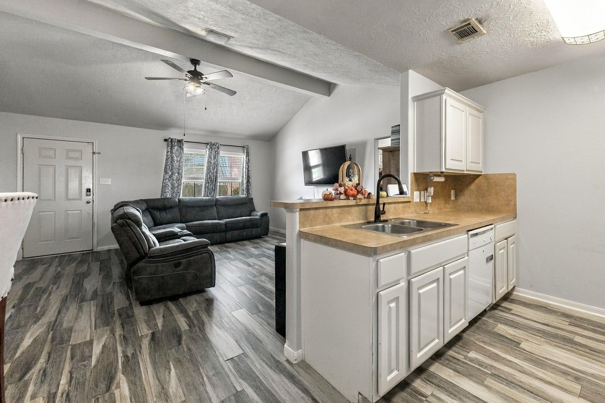28814 Red River Loop