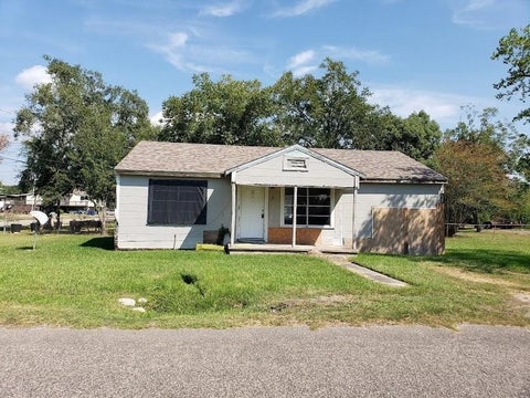 Photo of 803 Chester Street, West Orange, TX 77630 (MLS # 48599147)