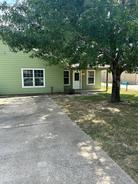 Photo of 102 Lindley Street, Willis, TX 77378 (MLS # 63802893)