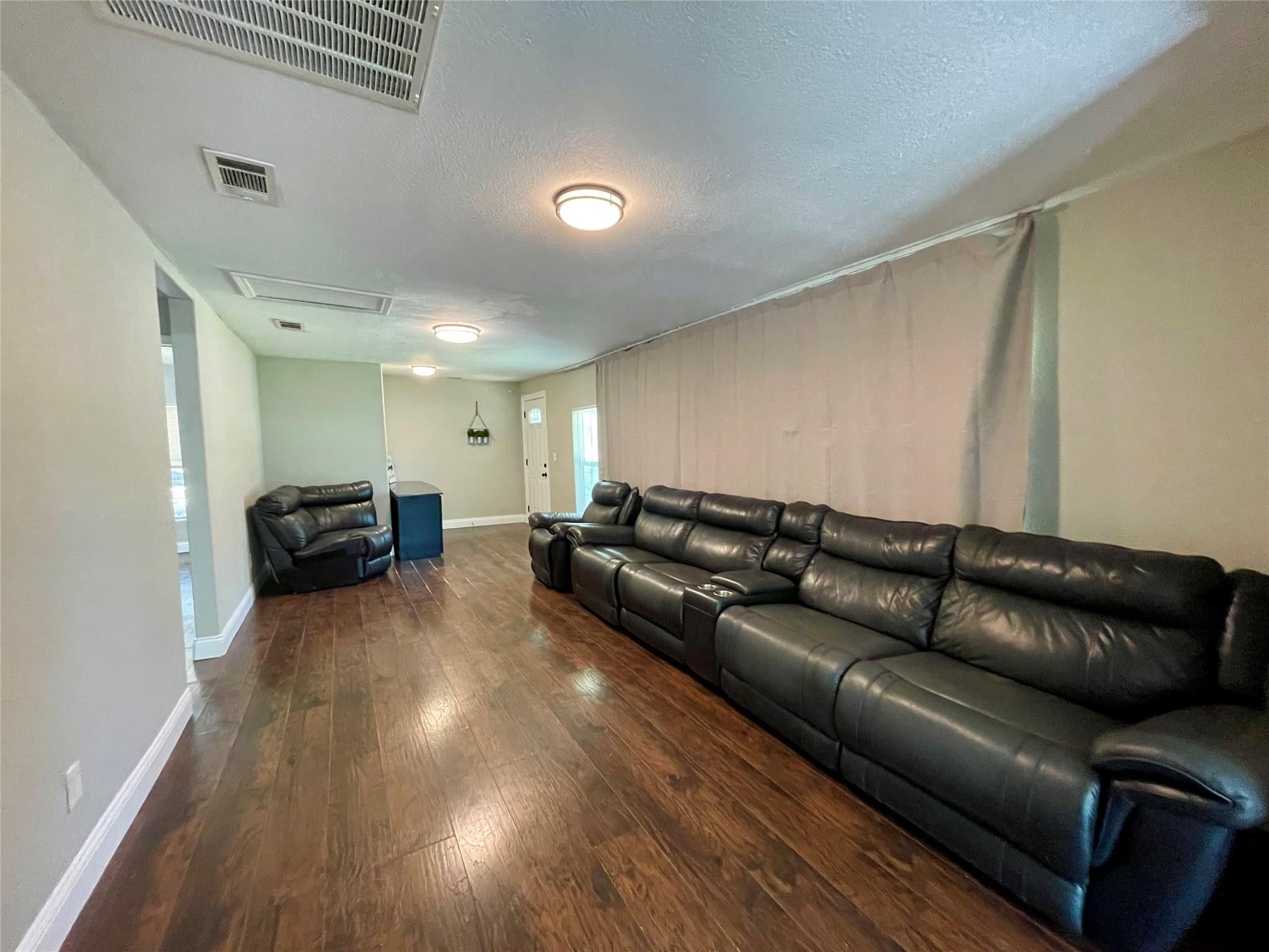 6227 S F Austin