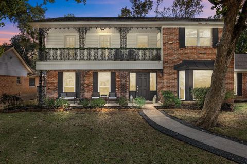 Photo of 326 Bayou View Drive, El Lago, TX 77586 (MLS # 88589996)