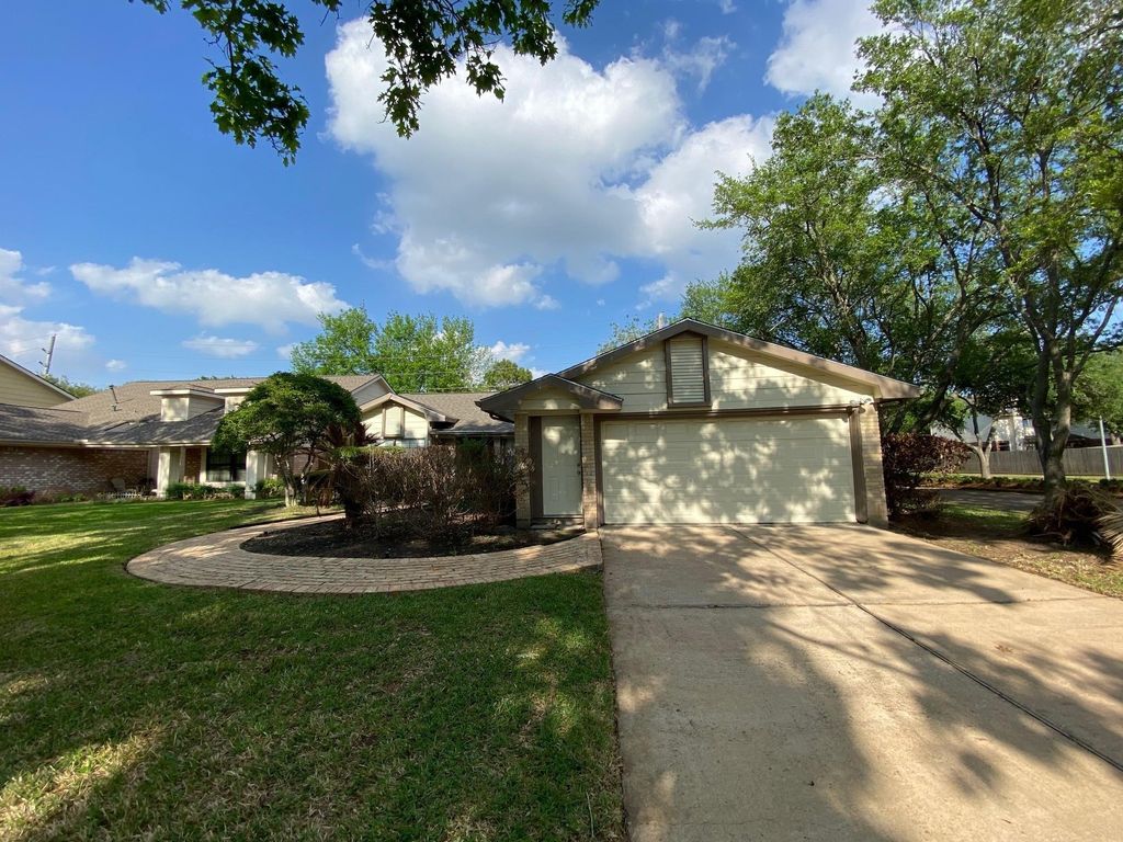 Photo of 2439 Woodstream Boulevard, Sugar Land, TX 77479 (MLS # 37392034)