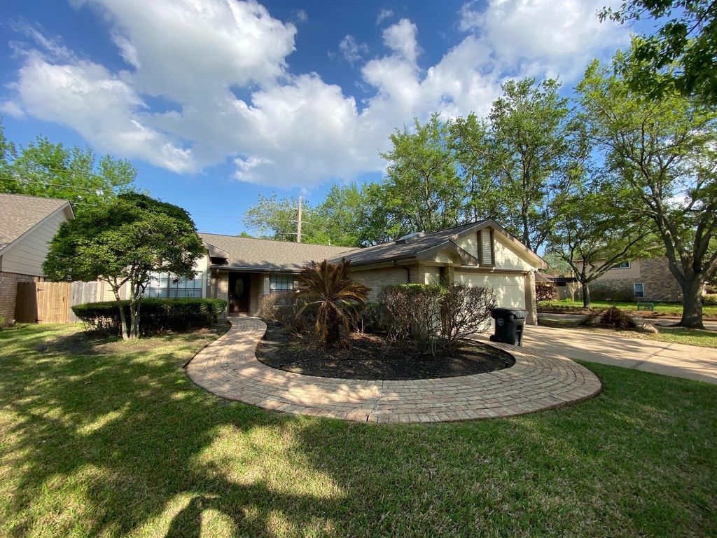 Photo of 2439 Woodstream Boulevard, Sugar Land, TX 77479 (MLS # 37392034)
