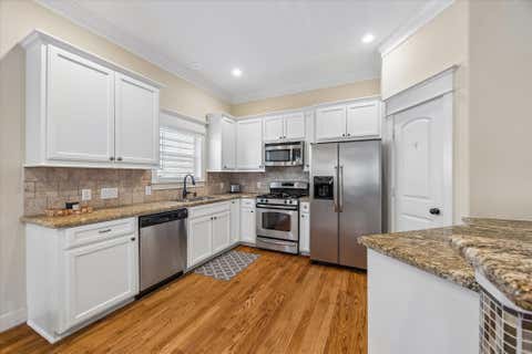 Photo of 1017 W 16th Street, Houston, TX 77008 (MLS # 39982332)