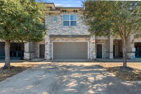 Townhouse For Sale - 403 Kate Lane<br/> College Station, TX 77845