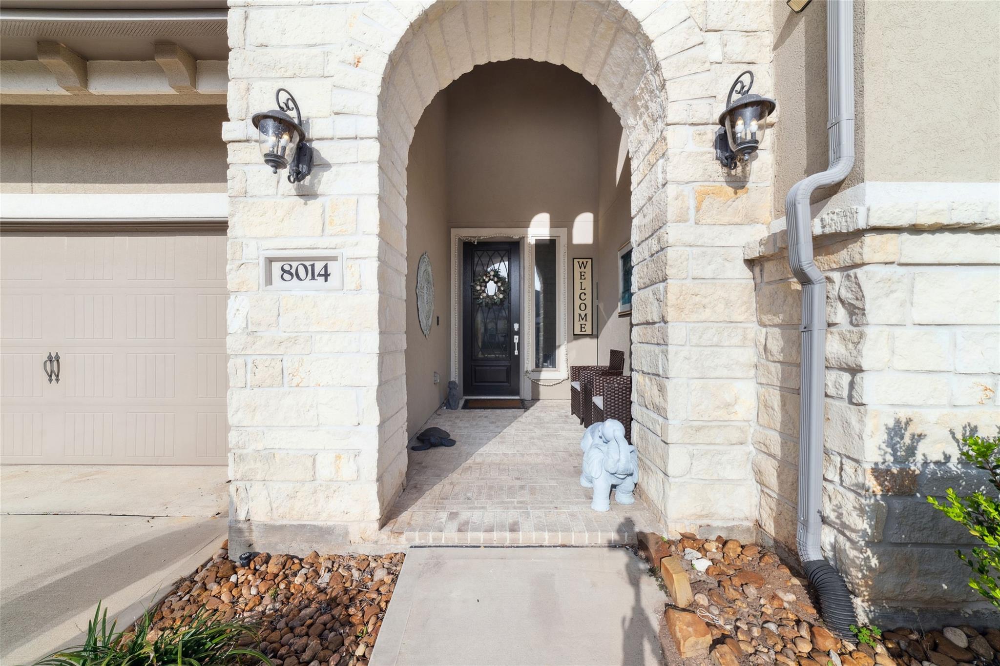 8014 Clearwater Glen Court