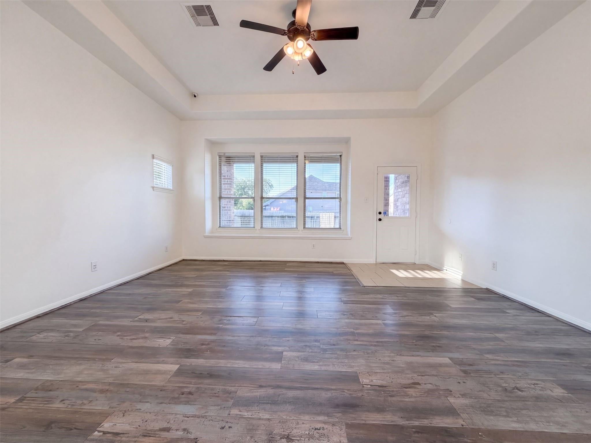 5923 Carnaby Lane