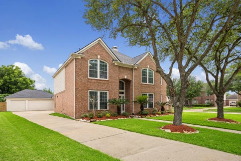 Homes For Sale - 5002 Hearth Hollow Lane<br/> Sugar Land, TX 77479