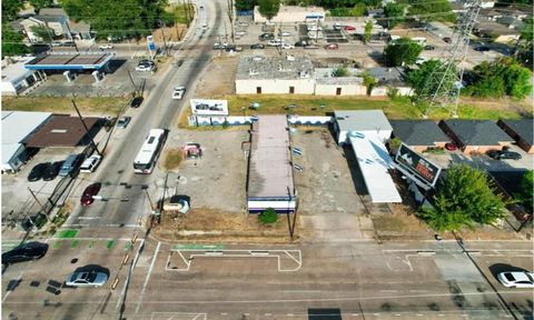 1602 Collingsworth Street Street Houston TX 77009