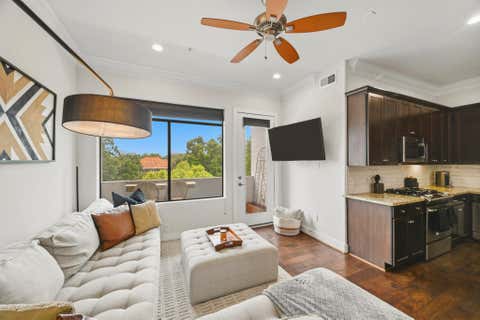 Condo For Sale - 510 Lovett Boulevard #301<br/> Houston, TX 77006