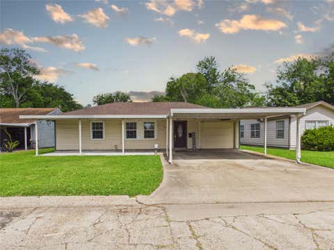 Photo of 505 S Circle Drive, Baytown, TX 77520 (MLS # 77457682)