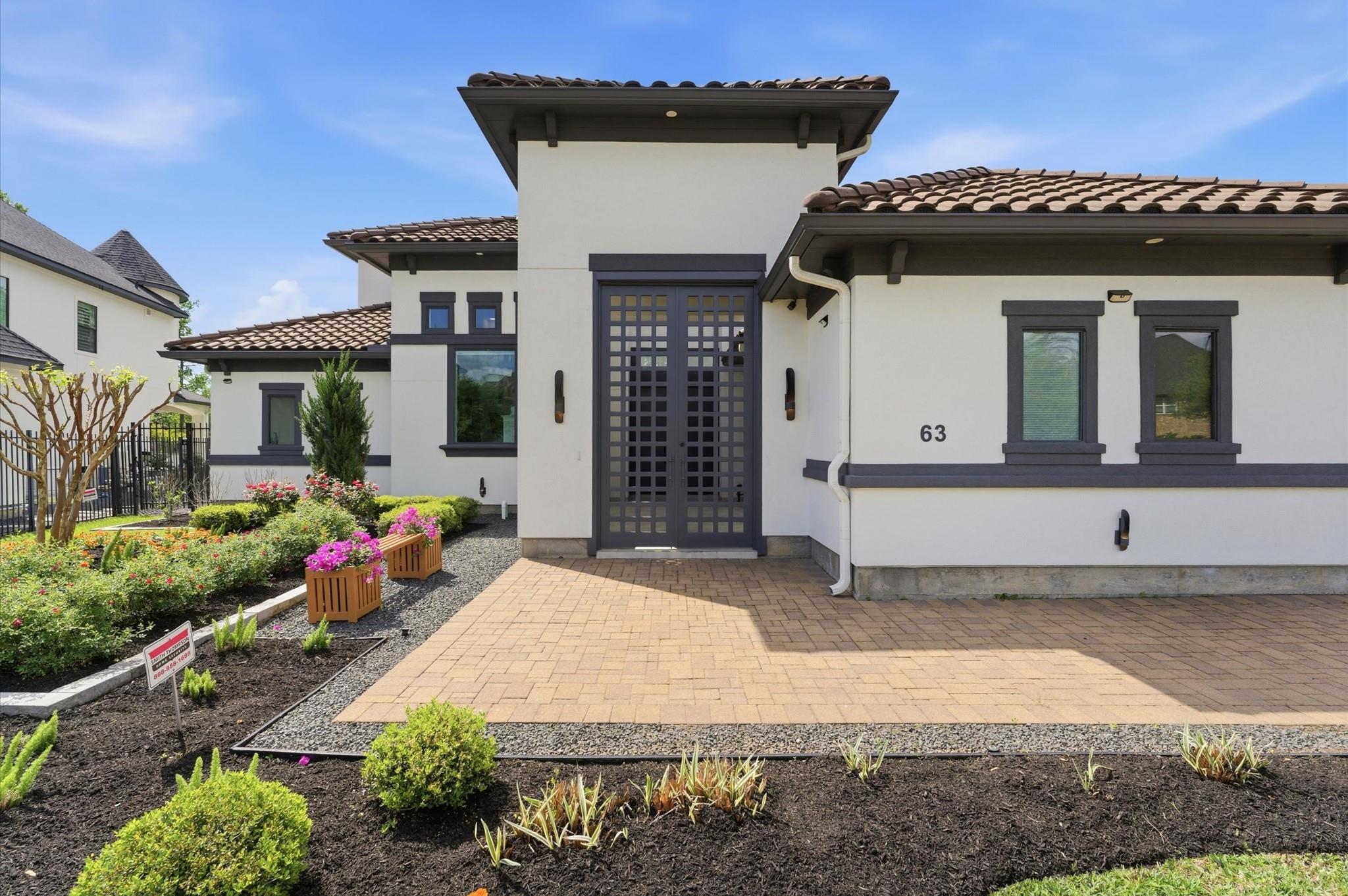 63 W Loftwood Circle