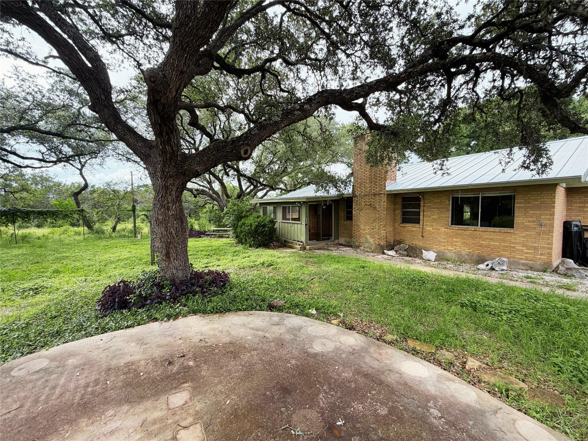2751 River Oaks Drive