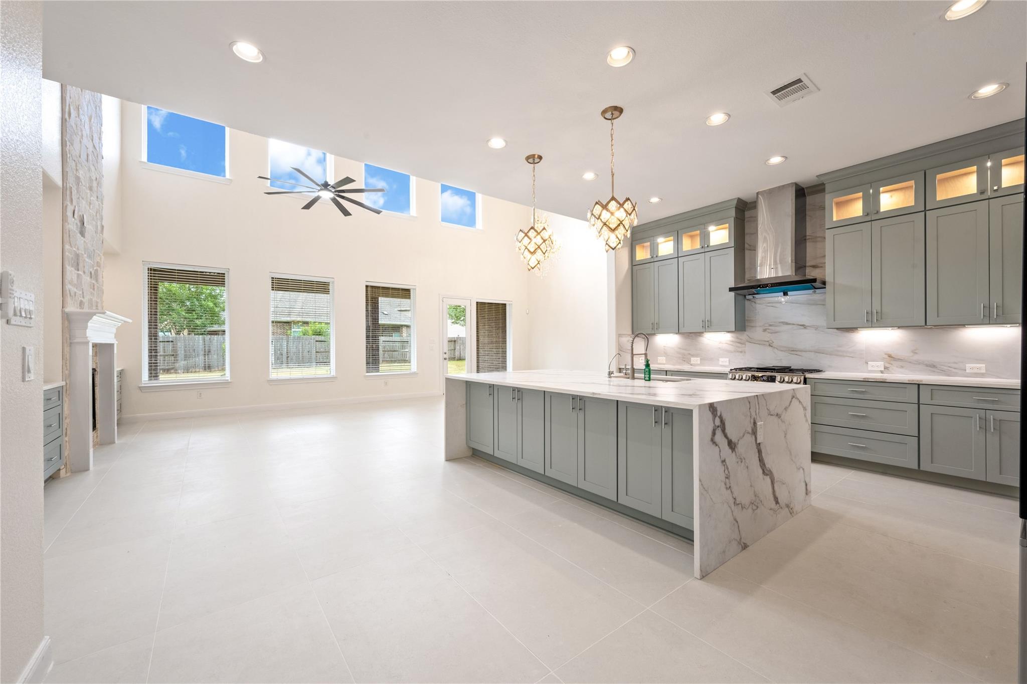 4418 Highland Field Ln