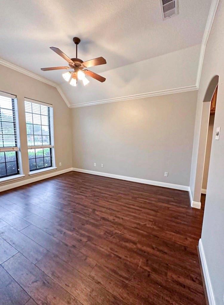 301 Williamsburg Avenue
