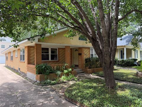 Photo of 1121 Columbia Street, Houston, TX 77008 (MLS # 90486161)