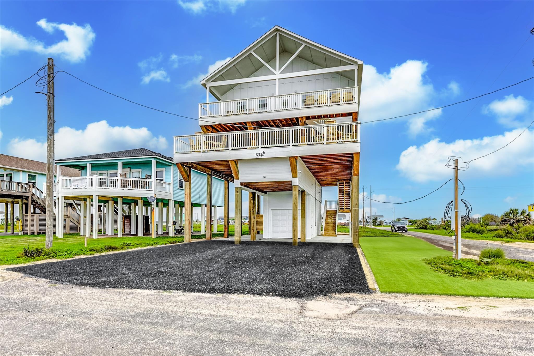Gilchrist, Texas, 77617, United States, 3 Bedrooms Bedrooms, ,4 BathroomsBathrooms,Residential,Active,2041398
