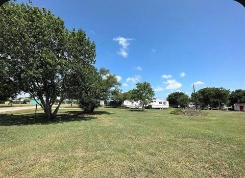 Photo of 1105 W Cleveland Avenue, Seadrift, TX 77983 (MLS # 12047586)