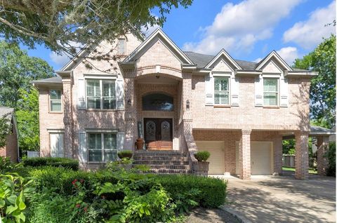 Photo of 1914 Kingsmill Ln LN, Richmond, TX 77406 (MLS # 20589499)