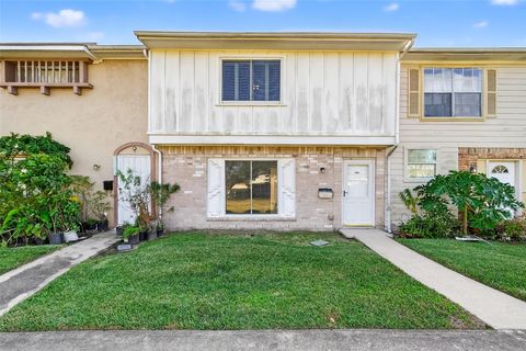 Photo of 8462 Leawood Boulevard, Houston, TX 77072 (MLS # 6933687)