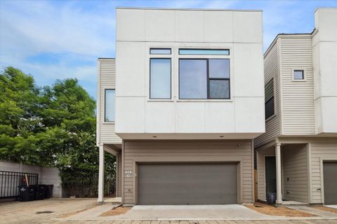 Photo of 614 Thornton Road #G, Houston, TX 77018 (MLS # 69633625)