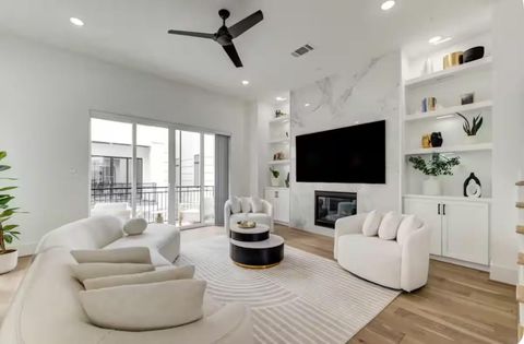 Photo of 5704 Fairdale Lane #B, Houston, TX 77057 (MLS # 32141116) Photo of 5704 Fairdale Lane #B, Houston, TX 77057 (MLS # 32141116)