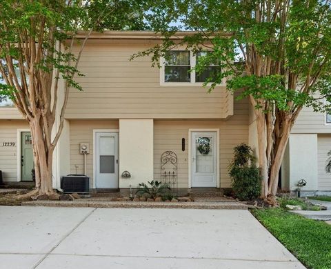 Photo of 12243 Trail Hollow Drive, Montgomery, TX 77356 (MLS # 83976162)