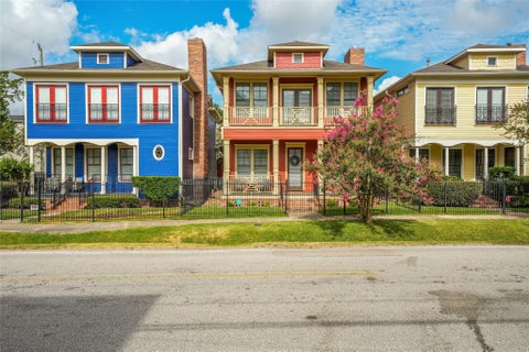 Photo of 1301 W 25th Street #B, Houston, TX 77008 (MLS # 60177313)