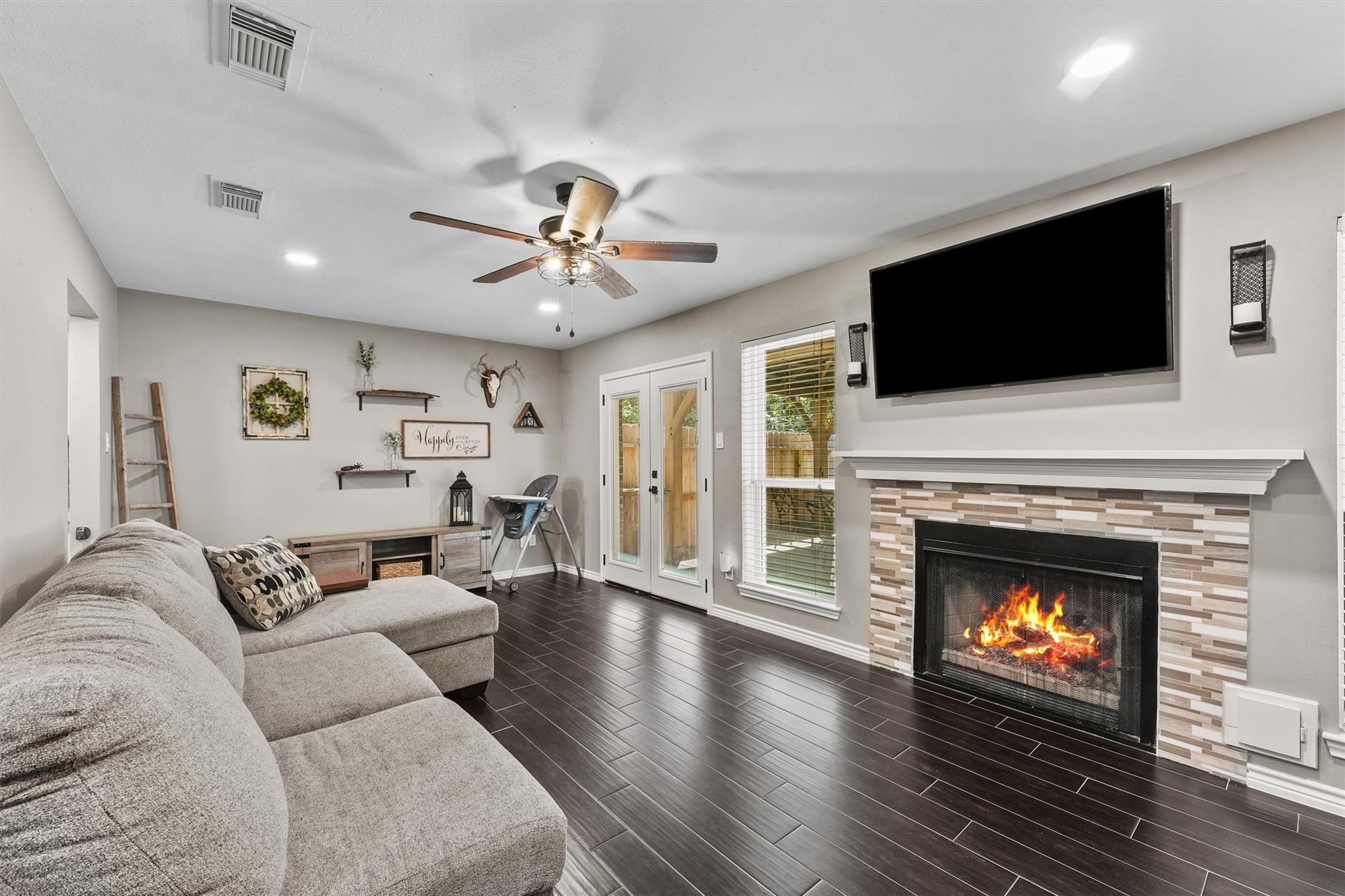 2908 Elm Grove Court