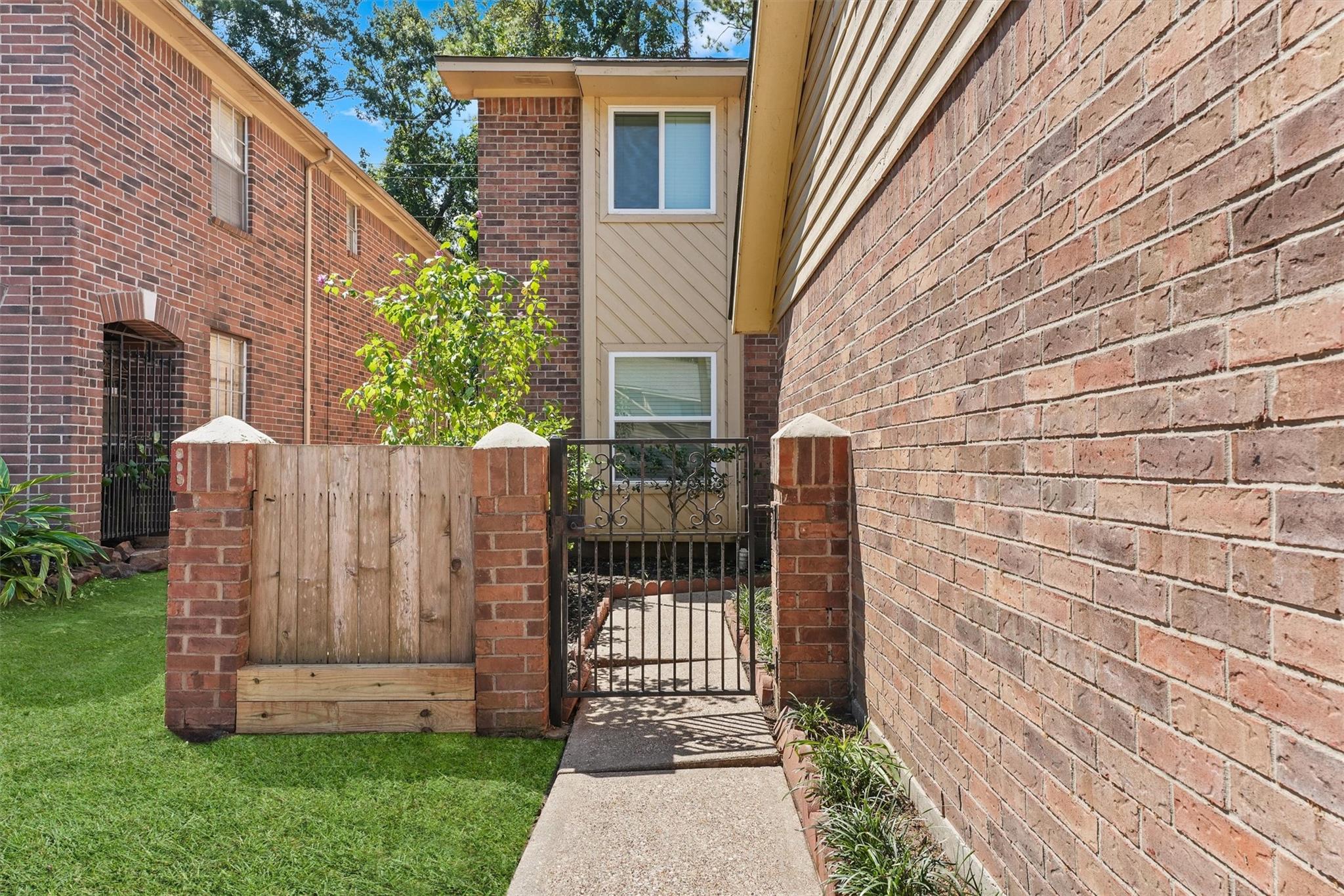 2908 Elm Grove Court