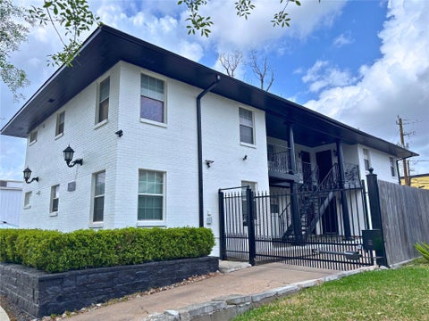 Photo of 2030 Portsmouth Street #2, Houston, TX 77098 (MLS # 49881524)