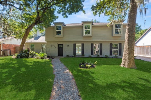 Photo of 12551 Honeywood Trail, Houston, TX 77077 (MLS # 36719426)