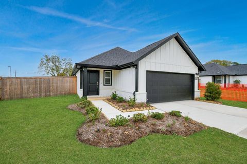 Photo of 19600 Stripe Hill Bend Bnd, Montgomery, TX 77356 (MLS # 38380786)