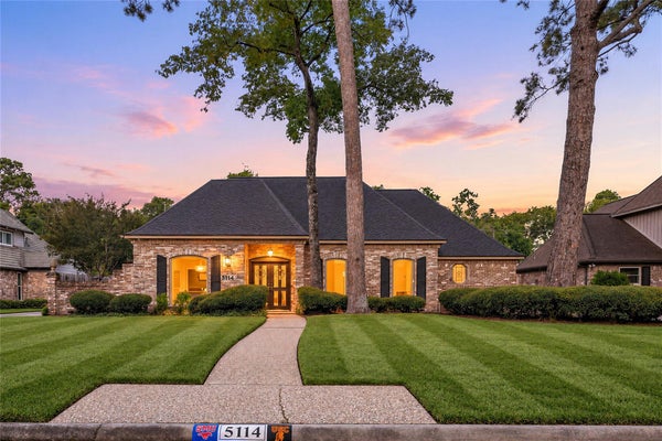 5114 PEBBLE SPRINGS DR, HOUSTON, TX 77066 - Image ff8b32ce32e8f4d04ac7f308a42c4d0c/59619701