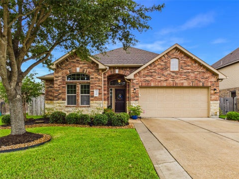 Photo of 710 Fairway Drive, La Porte, TX 77571 (MLS # 94679319)