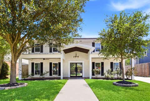 Homes For Sale - 4810 Bayou Vista Drive<br/> Houston, TX 77091