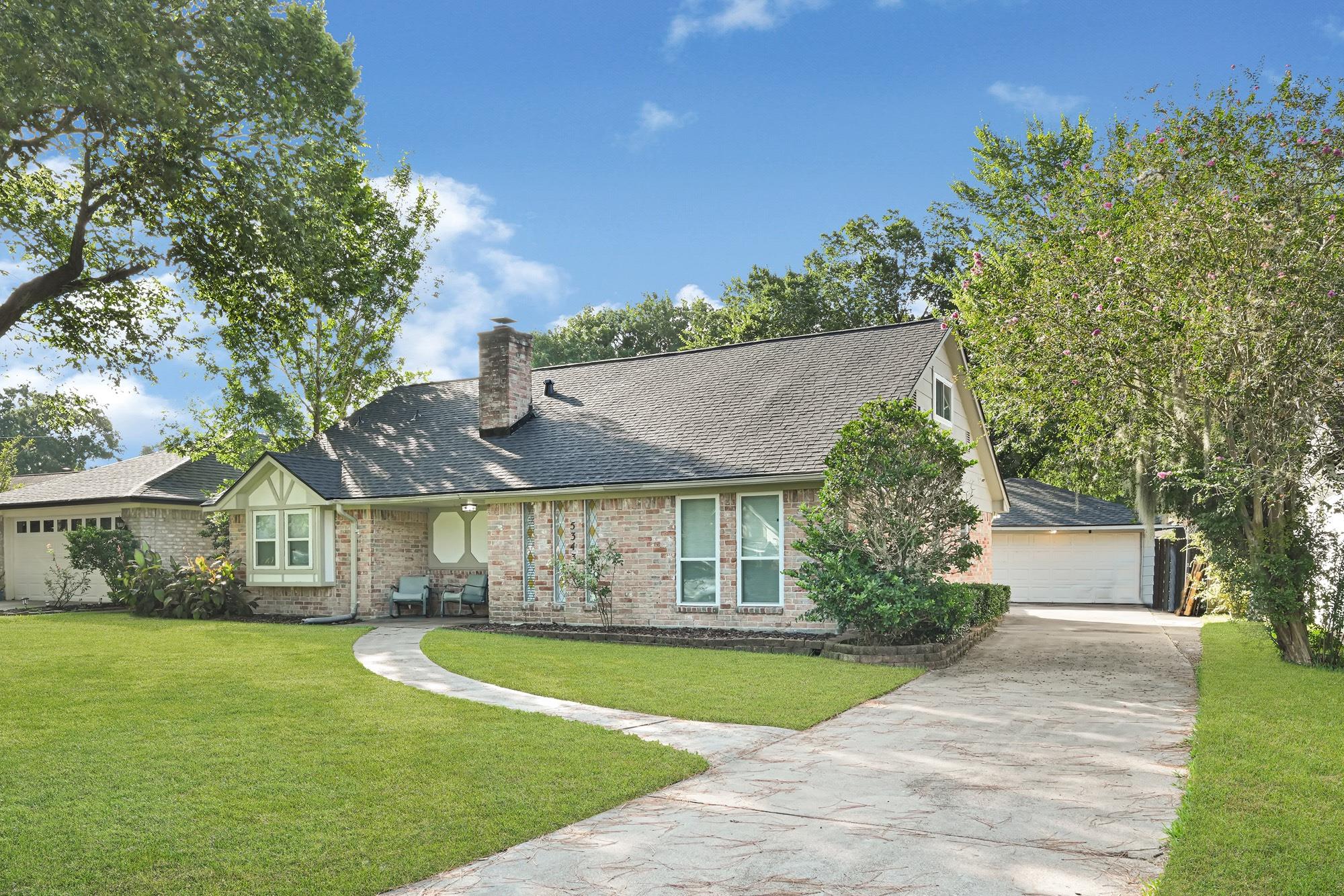 5343 Royal Parkway