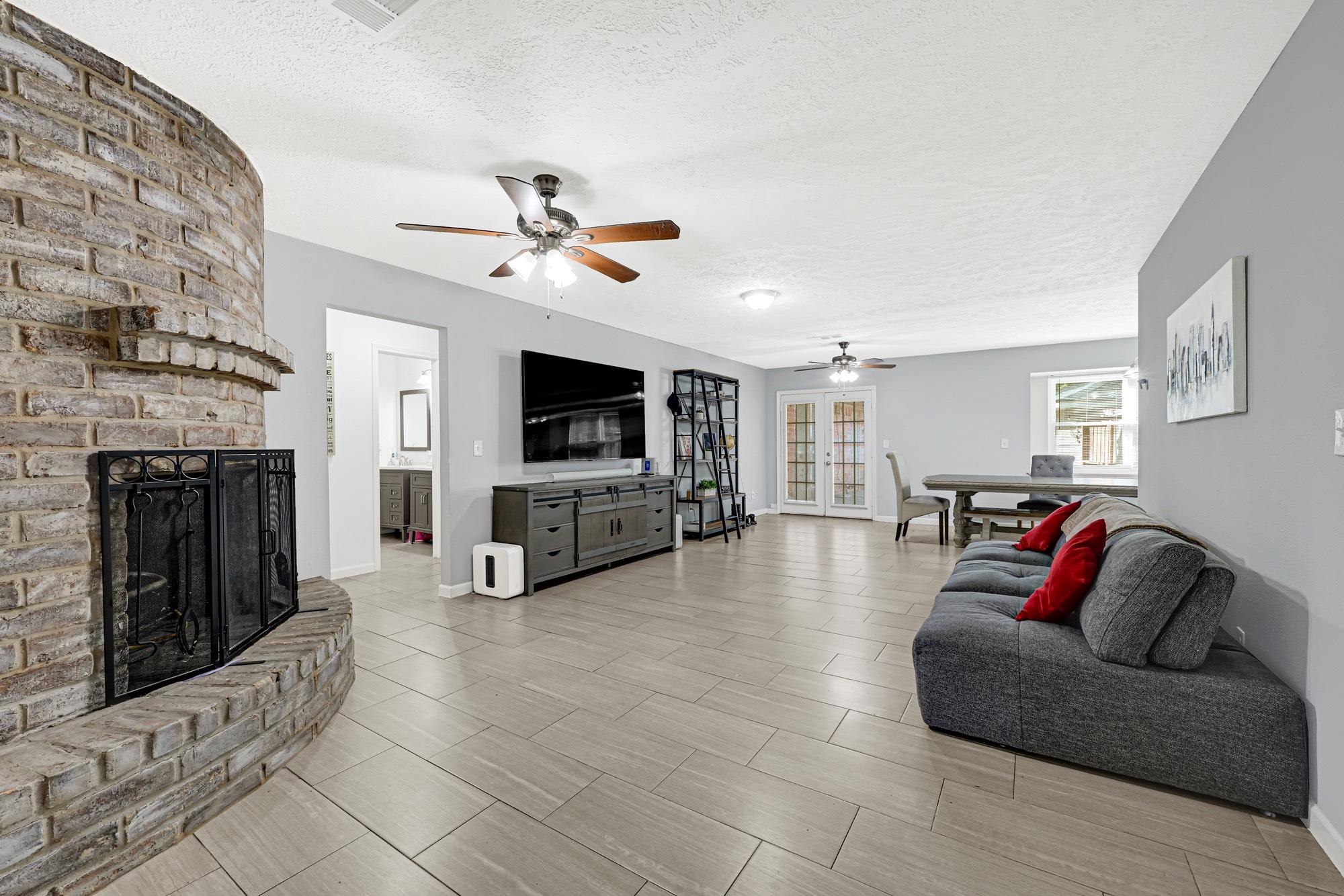 5343 Royal Parkway